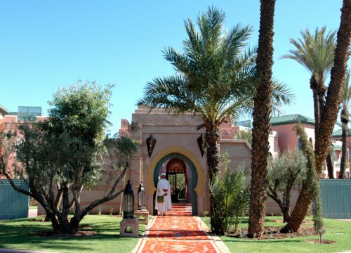 Quand garder l’ancien ou moderniser : le dilemme de riads